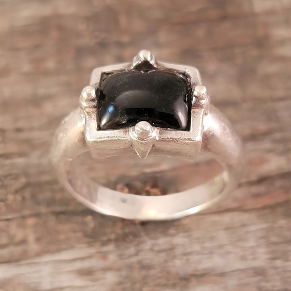 Jewelry - Sterling Rectangle Onyx Side to Side Cabochon Ring